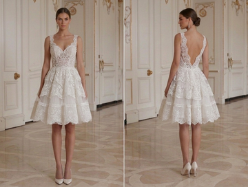 Mini-Brautkleid mit romantischem Spitzenstil