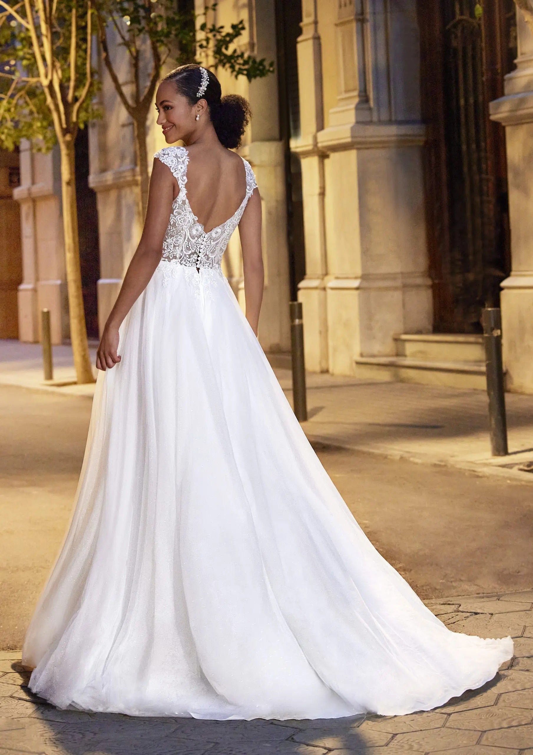 Scollatura quadrata e abbigliamento da sposa girato treno moderno vestido de novi sirened bow principessa abito da sposa in raso