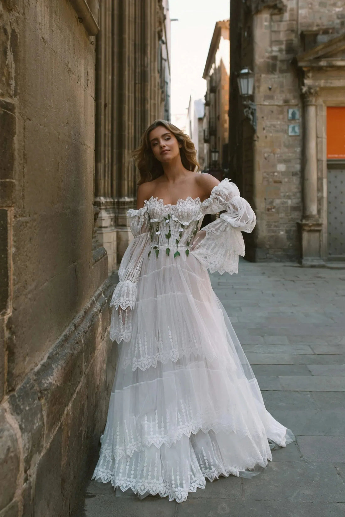 BOHO A-Line Wedding Dress Modern Lace Strapless Illusion Full Sleeves Backless Court Train Bridal Gown Vestido De Noiva Custom Made Boho