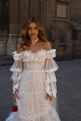 Boho a-line brudekjole Moderne blonder stroppeløs illusjon Full ermer Backless Court Train Bridal Gown Vestido de Noiva