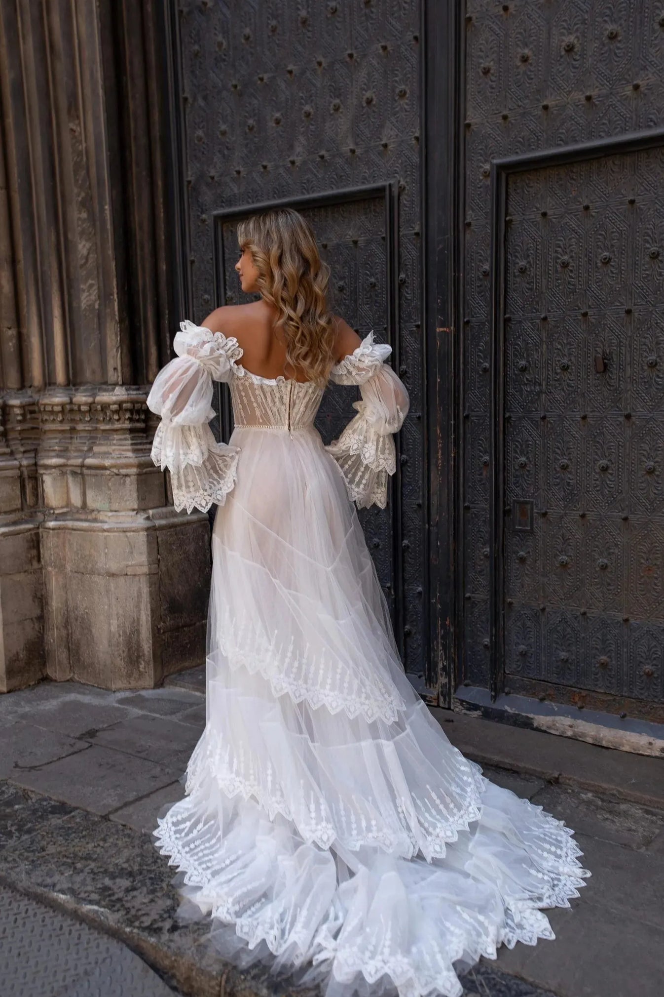 Strapless Lace A-Line Wedding Dress Shining Tulle Boho Lace Up Backless Bridal Dress