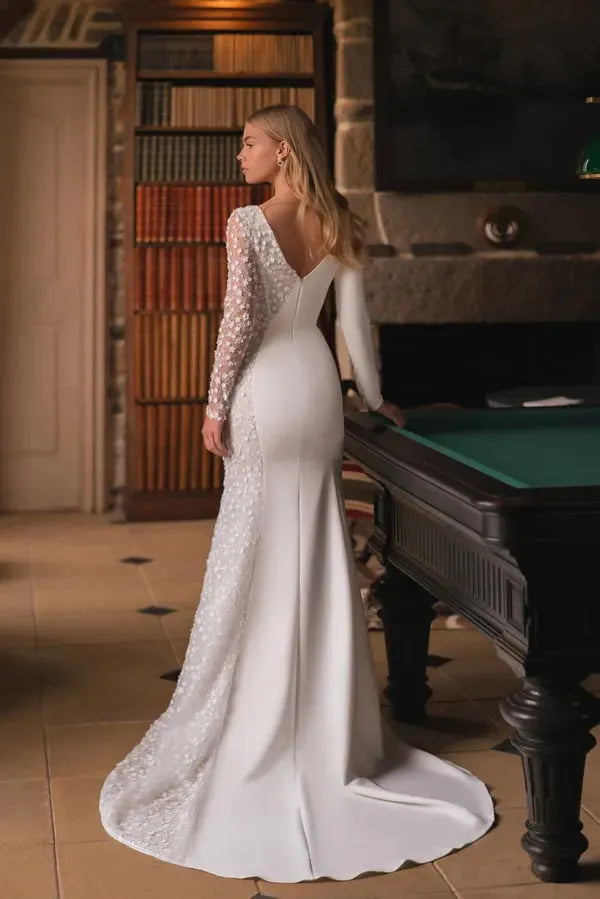 Mermaid Wedding Dress Charming Lace Applique V Neck Sarin with Tulle Elegant Long Sleeve Beach