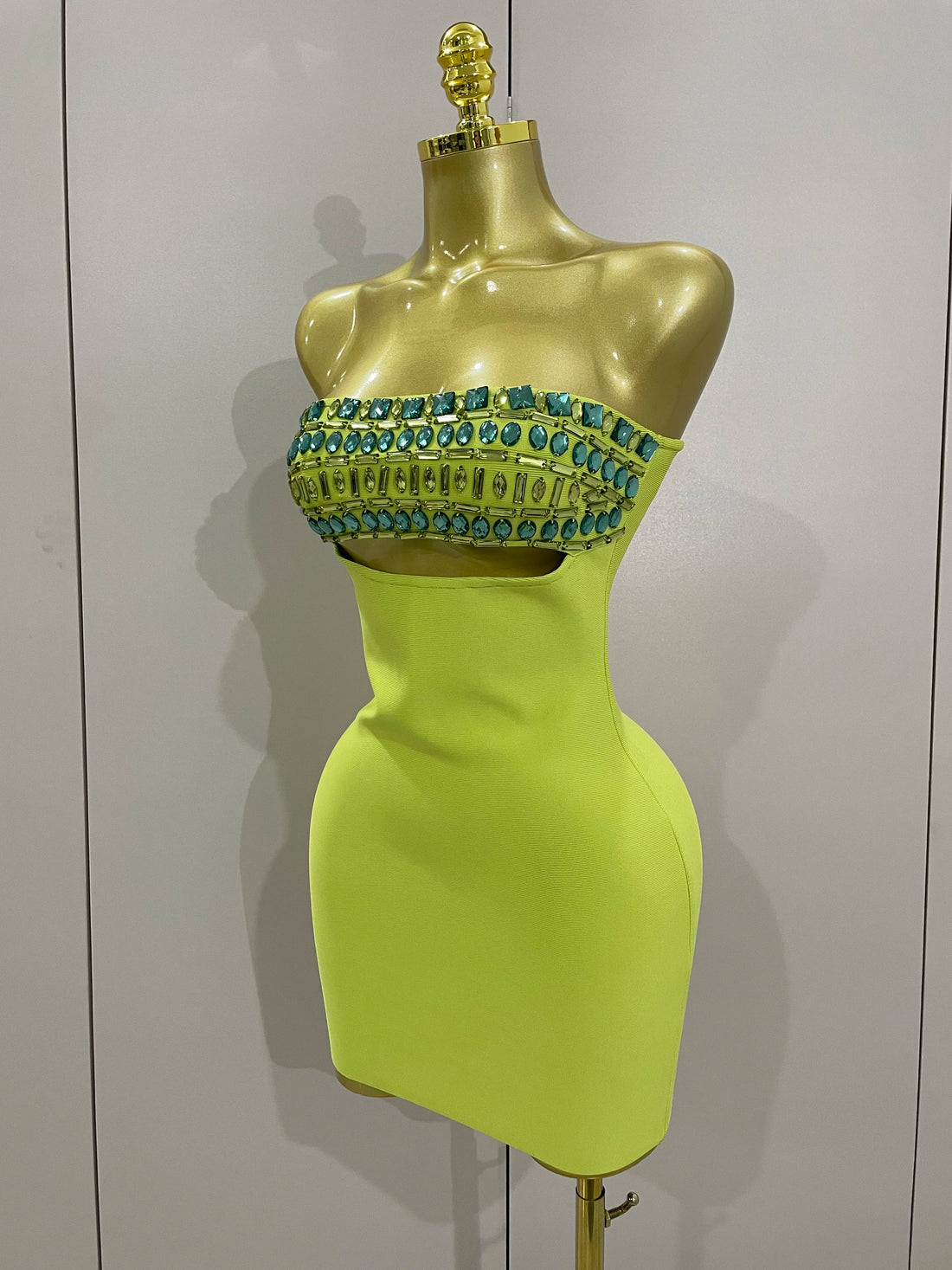 2025 Luxury Sexy Strapless Sparkly Diamond Cut Out Bodycon Bandage Dress Women Celebrity Elegant Evening Party Birthday Outfit