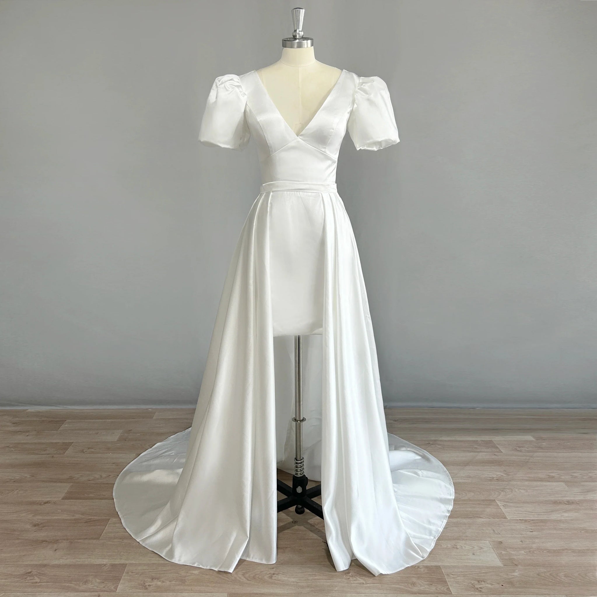 Short Puff Sleeves Satin Elegant Short Wedding Dress Detachable Train V Neck Mini Length Bridal Gown