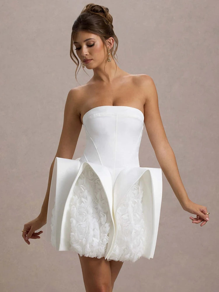 VC Chic Strapless White Mini Dress with Exquisite Floral Embellishments for Wedding-Related Function Gown