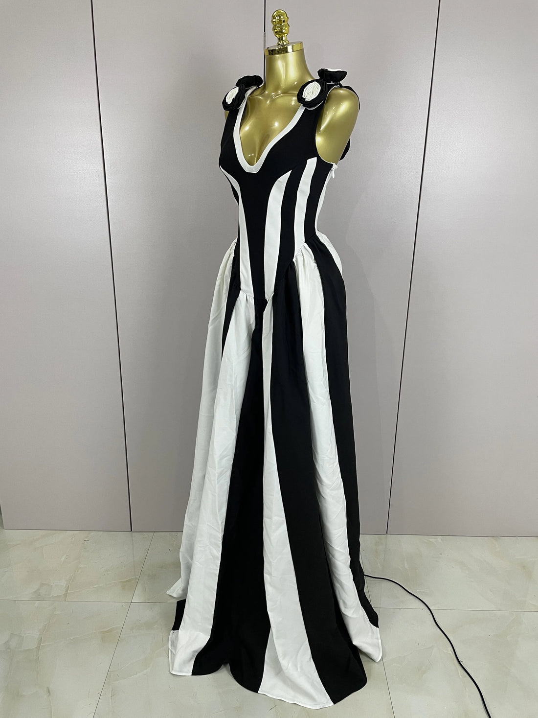 Sexy Black White Flower Stripe High fork Sleeveless Bandage Long Dress 2025 New Women Vacation Party Elegangt Party Club Dresses