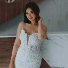 Plus Size Wedding Dresses For Woman Strapless A-Line Sleeveless Lace Appliques Bride Gown Sweep Train Vestido Custom Made