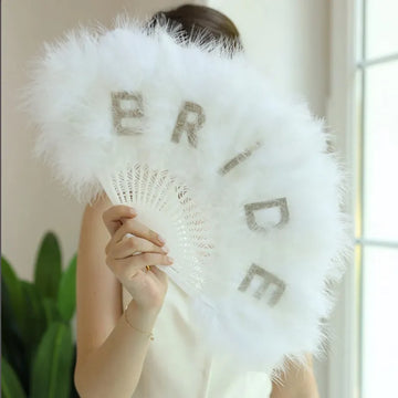 Bride Feather Fan Bachelorette Hen Hen Do festa di Bach Weekend Girls Trip Fall Inverno Impegno per matrimoni Regalo per la doccia per la doccia da sposa