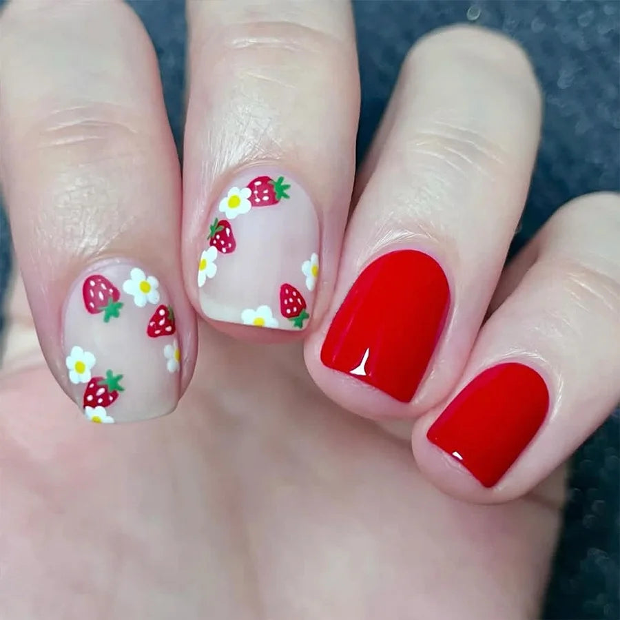 24Pcs Short Square Gradient Fake Nails with Jelly Glue Red Fresh Strawberry Fruit Flower Design Press on Nails Wearable Finished