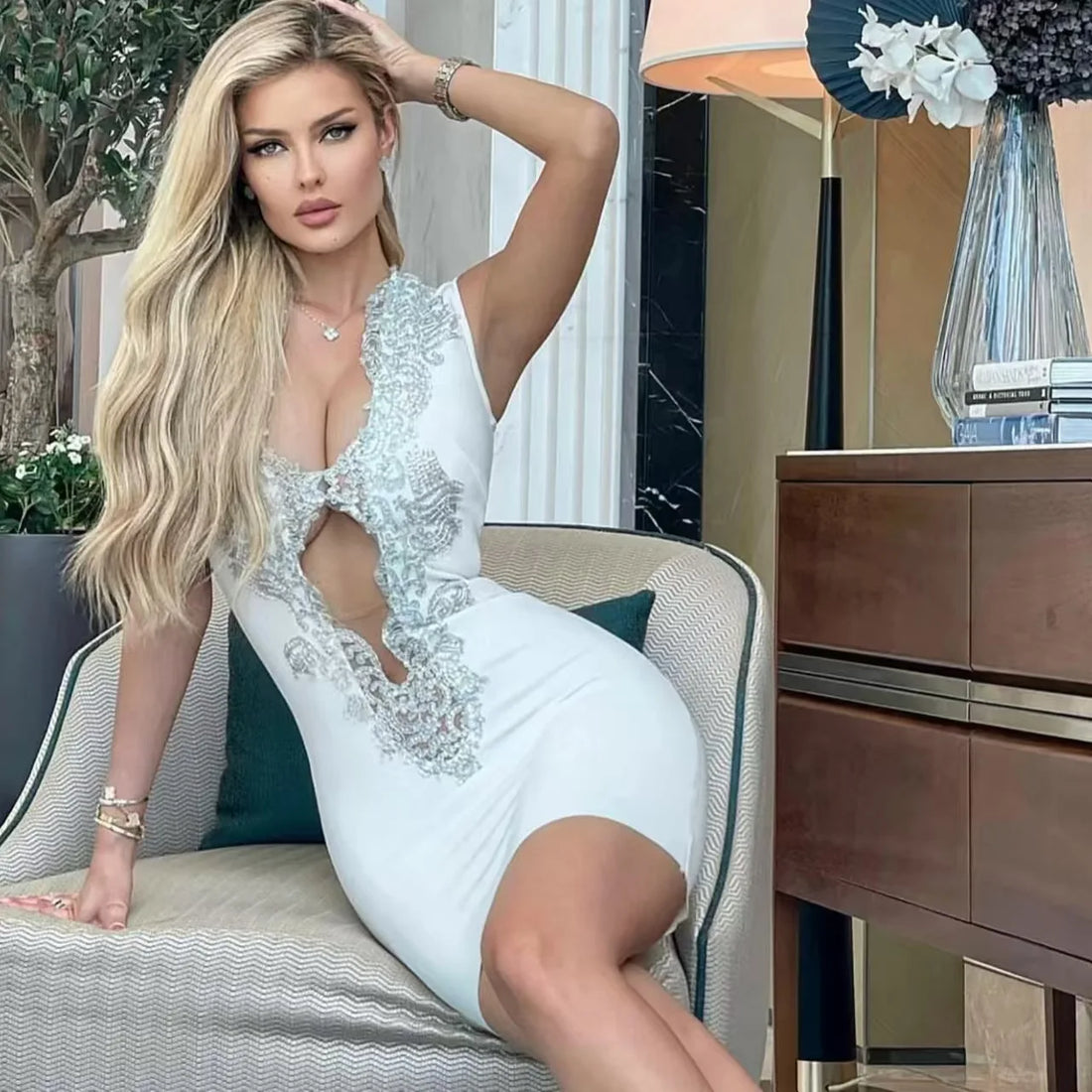 Top Quality Women Sleeveless Sexy V-Neck Bodycon Bandage Mini Dress Fashion Nightclub Party Celebrate Outfit Vestido