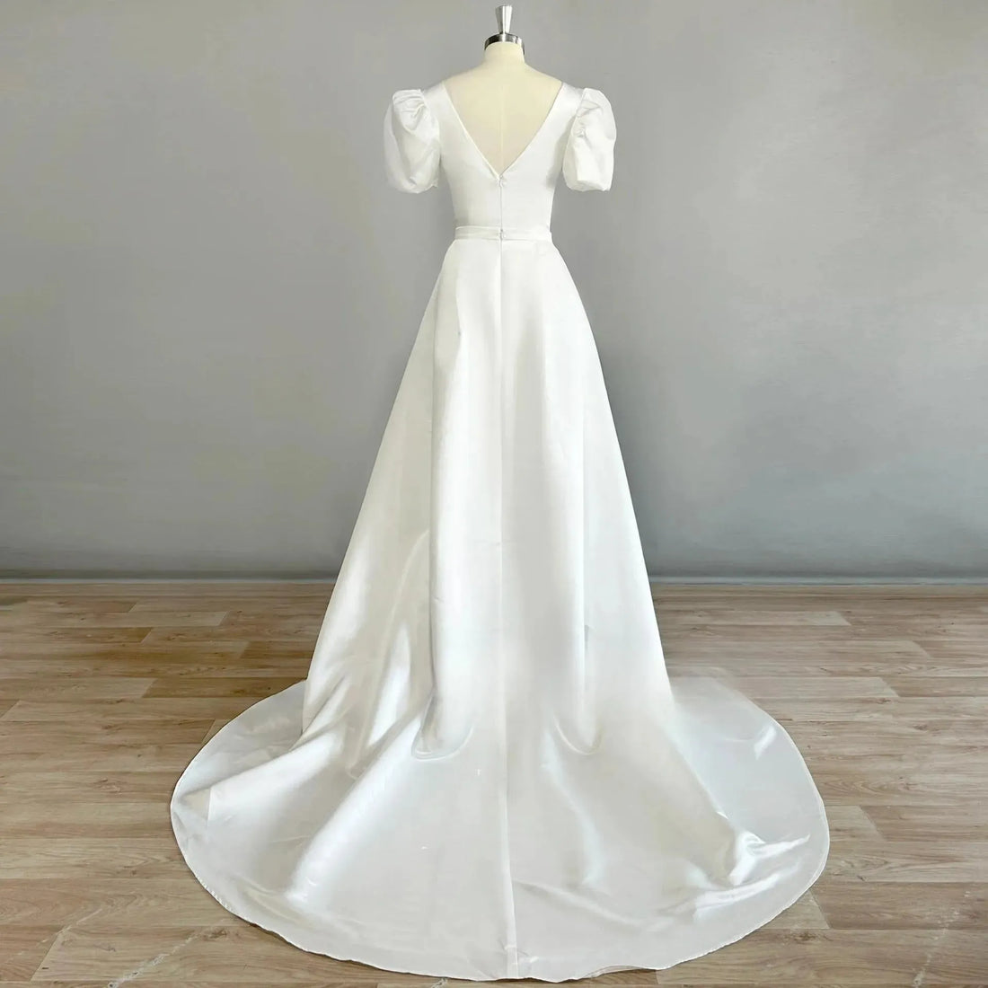 Short Puff Sleeves Satin Elegant Short Wedding Dress Detachable Train V Neck Mini Length Bridal Gown Satin Short Wedding Dress