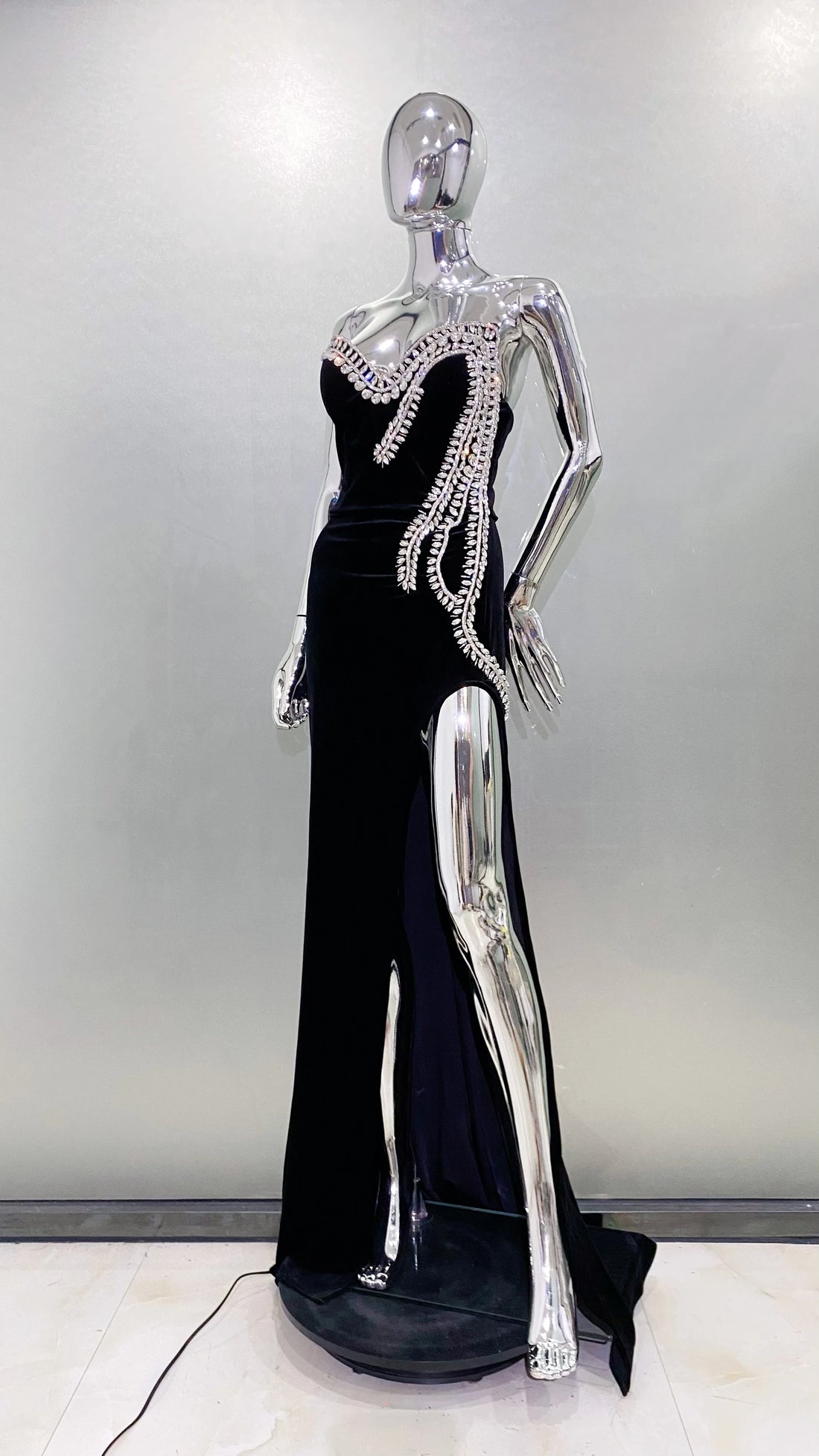 Luxury Stereoscopic Rhinestone Design HIgh Slit Strapless Floor Length Dress Graceful Woman Evening Dress Performance Costume