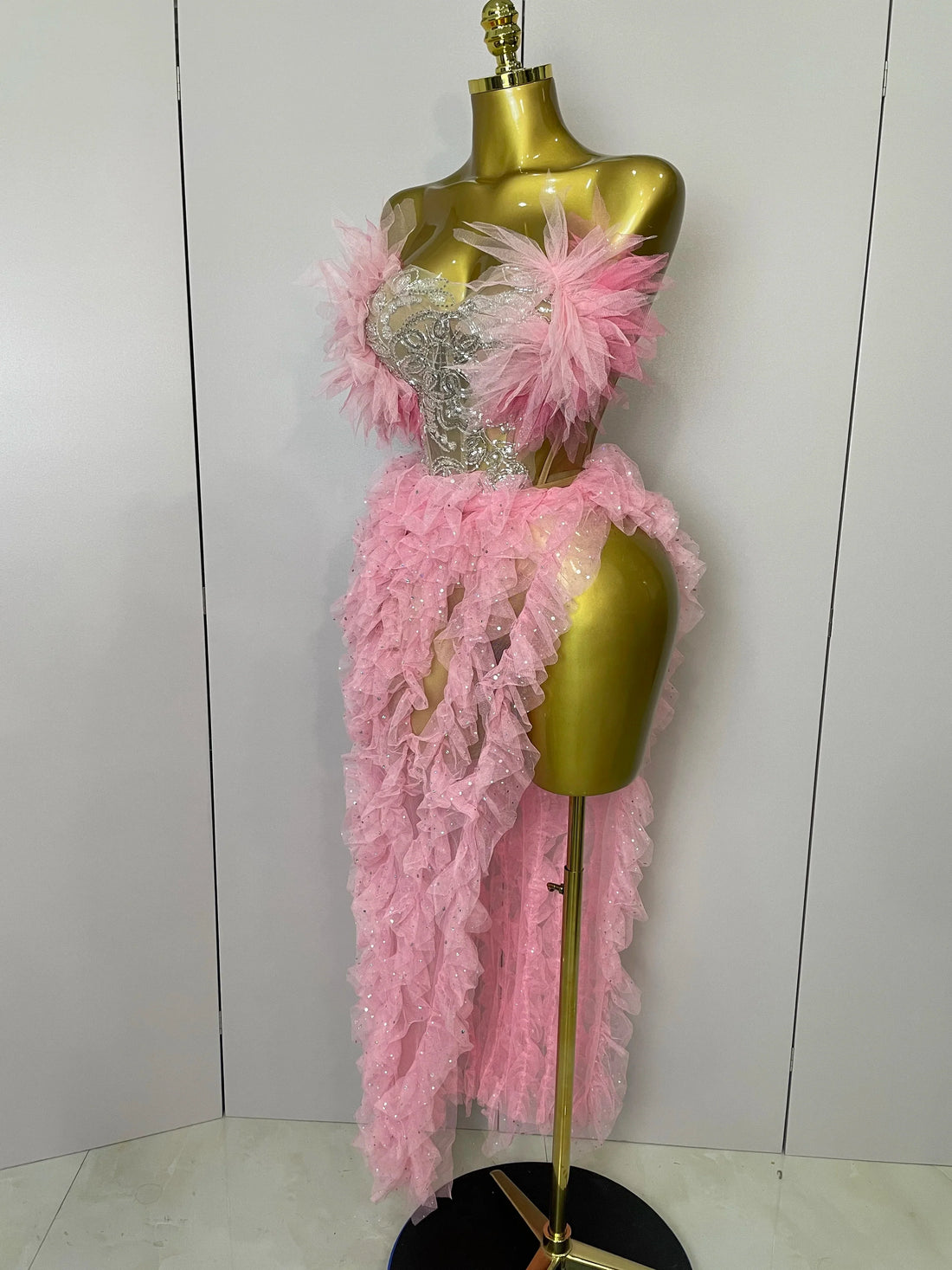 Women Pink Ruffles Sexy Strapless Mini Tops 2 PCS Set Dress Nightclub Bar Birthday Party Evening Stage Performance Costume