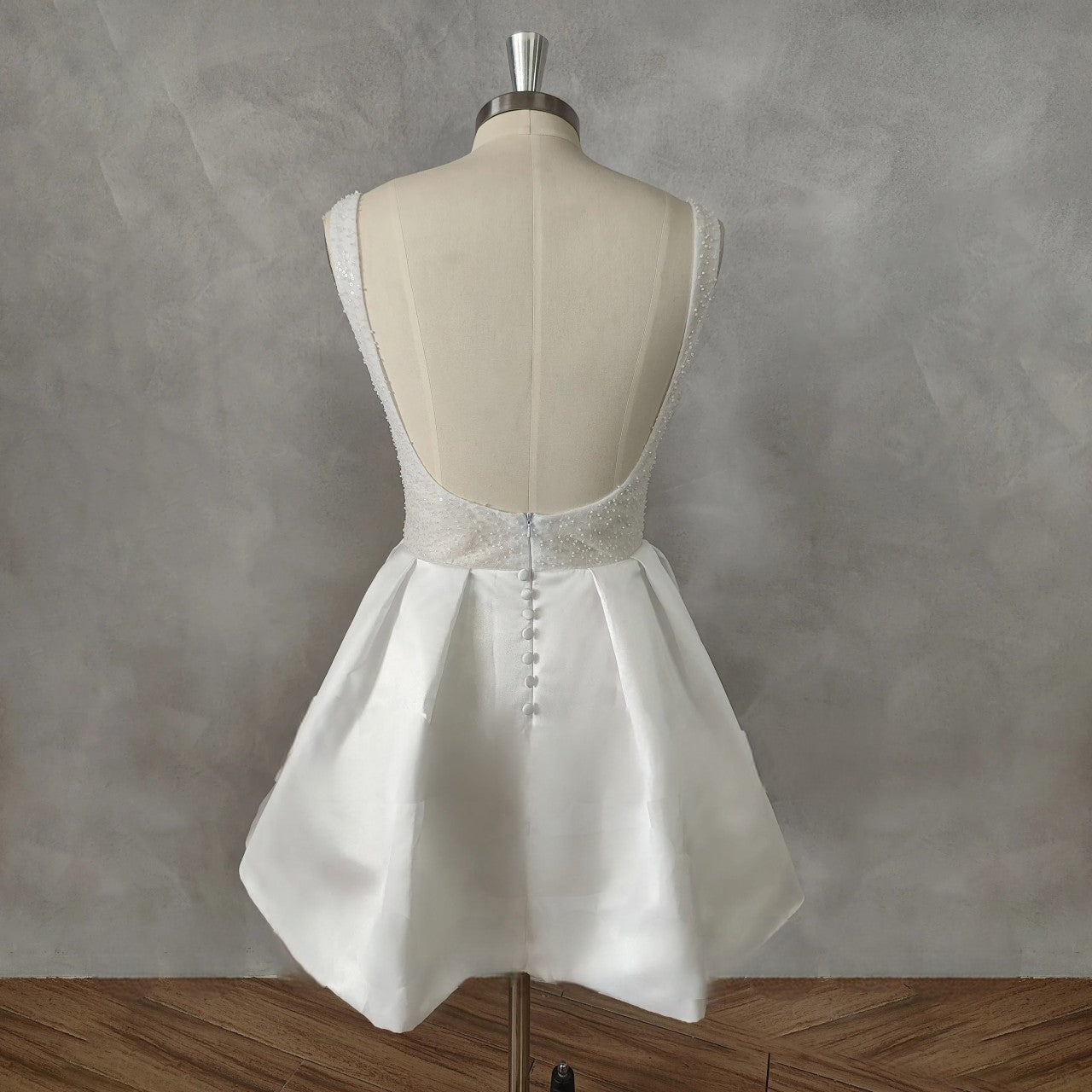 Sleeveless V-Neck Mini Crepe A-Line Wedding Abito per donne Short Short Show Bindle Abito da sposa su misura.