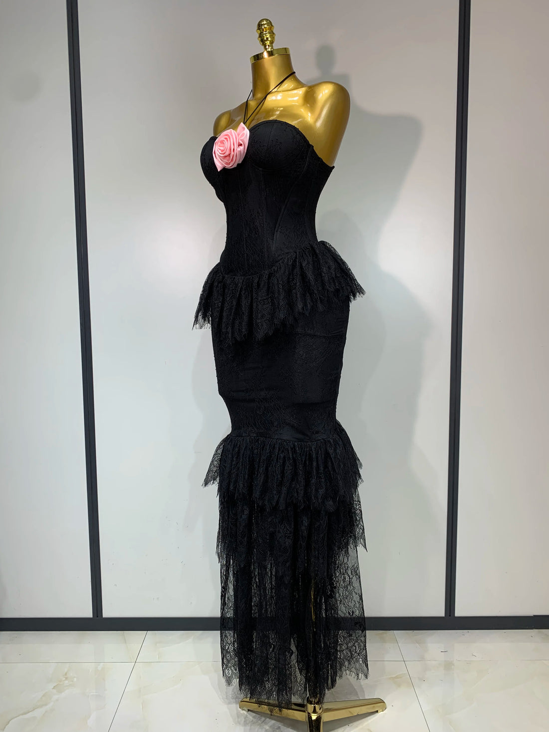 Luxury Sexy Lace Halter Flower Ruffles Long Dress Women Black Sleeveless Backless Bodycon Dresses Evening Party Birthday Dress