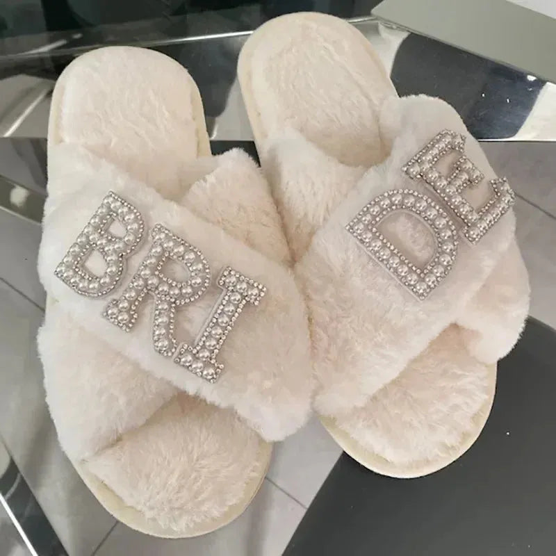 Bride/Wifey Slippers Wedding Honeymoon Pearl Letter Leaky Toe Shower Slippers Bride Creative Bridesmaid Gift Wedding Props