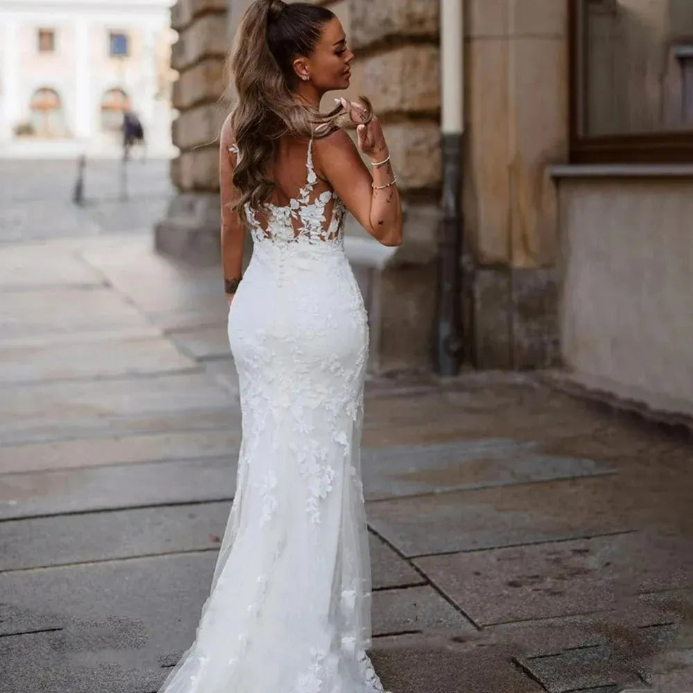 Lace Mermaid Wedding Dresses Spaghetti Straps Lace Appliques Bride Dress V Neck Elegant Soft Tulle Wedding Gowns Ivory