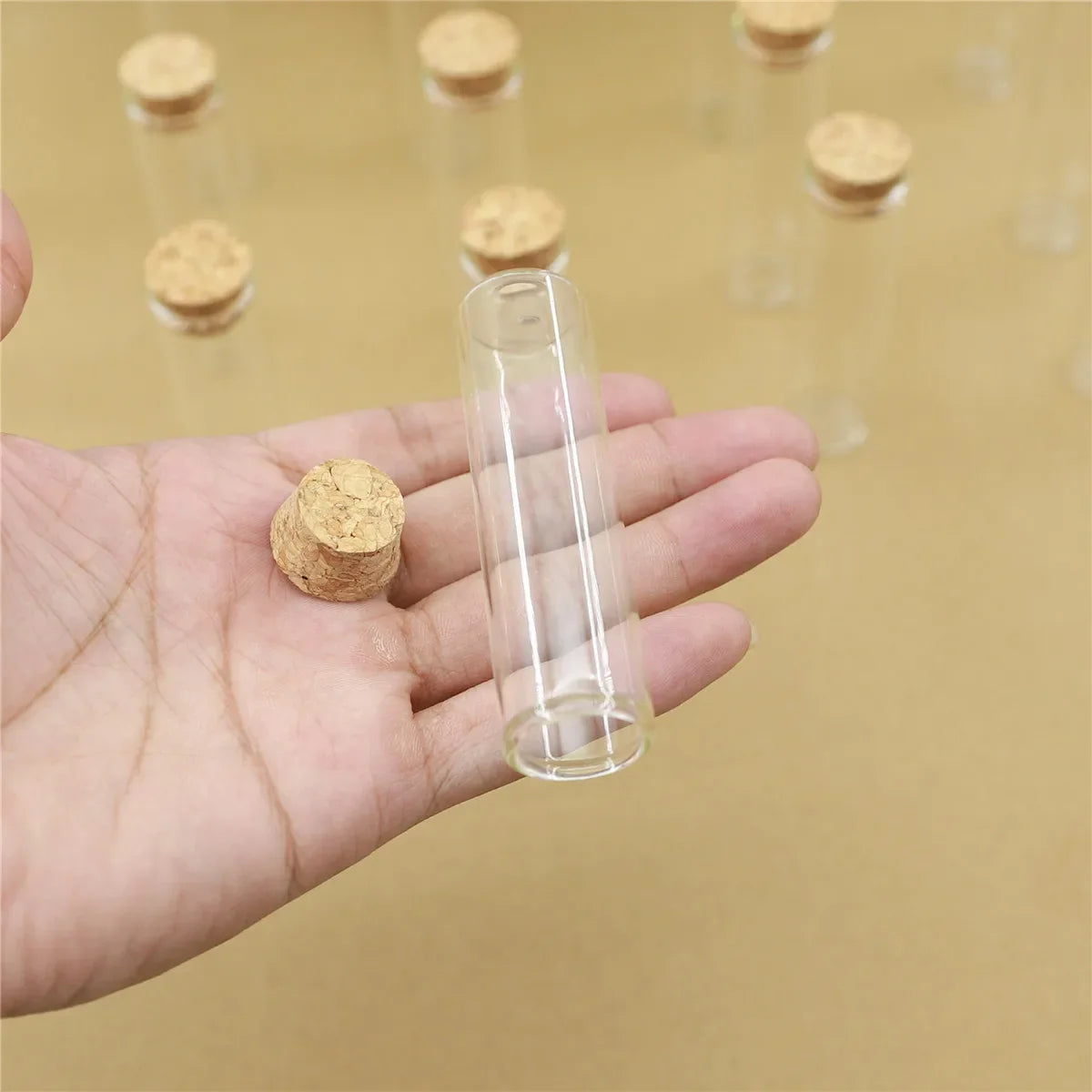 Glass Test Tube 50 PCS/Lot Glass Bottle 17*22*80mm Cork Stopper Mini -flasker Små DIY -krukker Bryllupsdekorative hetteglass