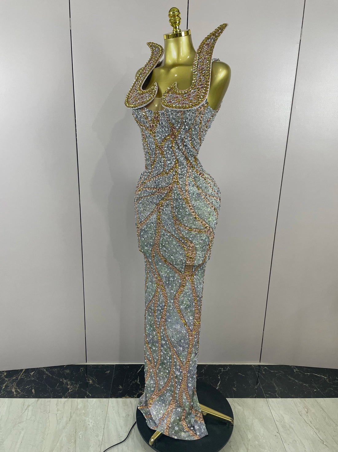 2025 Luxury Crystals Diamonds Slit elegant Sheath Fishtail Dress Women Sexy Evening Party Performance Photoshoot Stage Dress