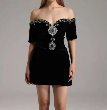 New Spring Women Sexy Strapless Half Sleeve Shinning Rhinestones Bodycon Mini Velvet Dress Celebrate Birthday Cocktail Dress