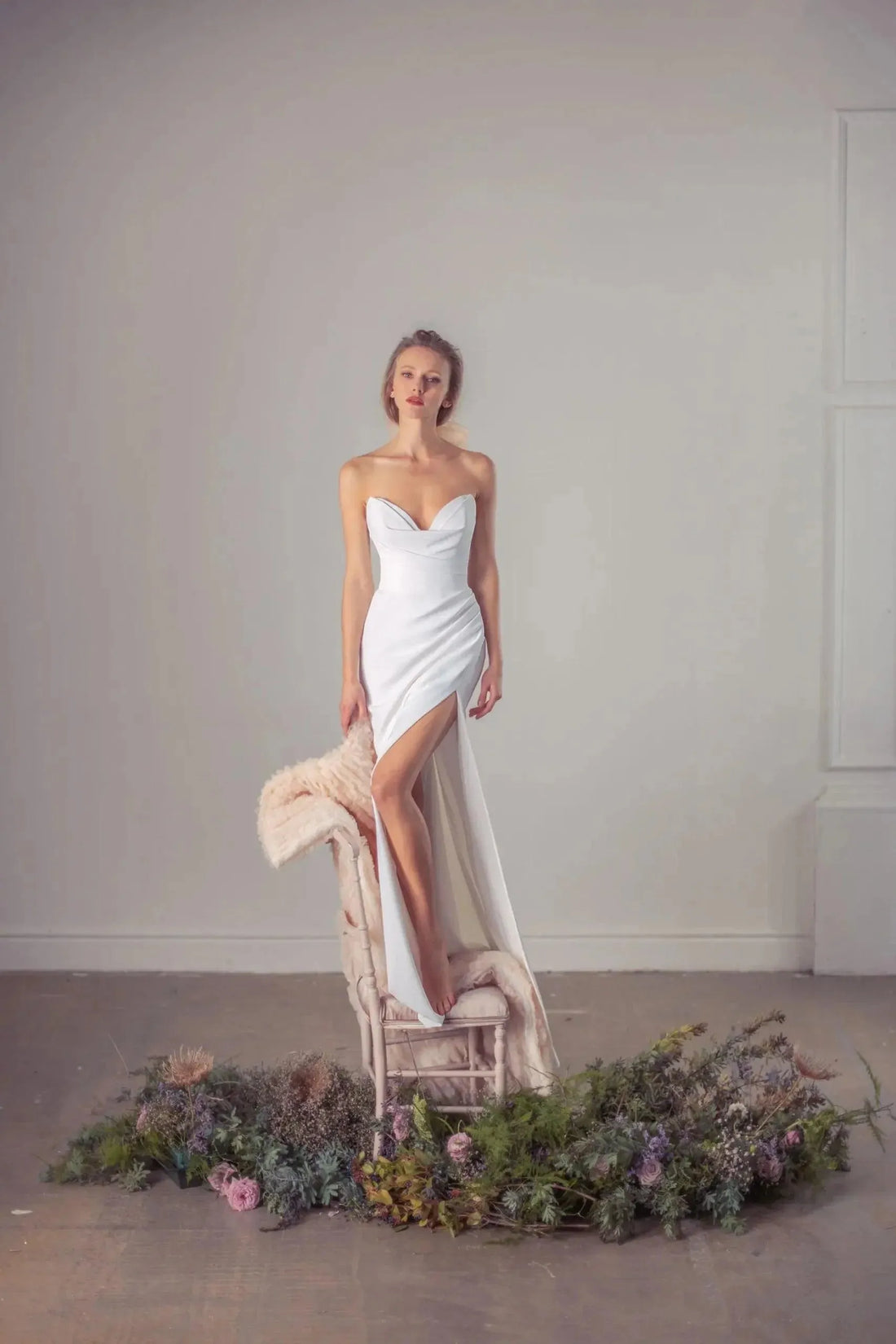 Popular V-neck Satin Sheath A Line Wedding Dresses Side Slit Button Back Boho Beach Bridal Grown Robe de Mariage champagne Satin