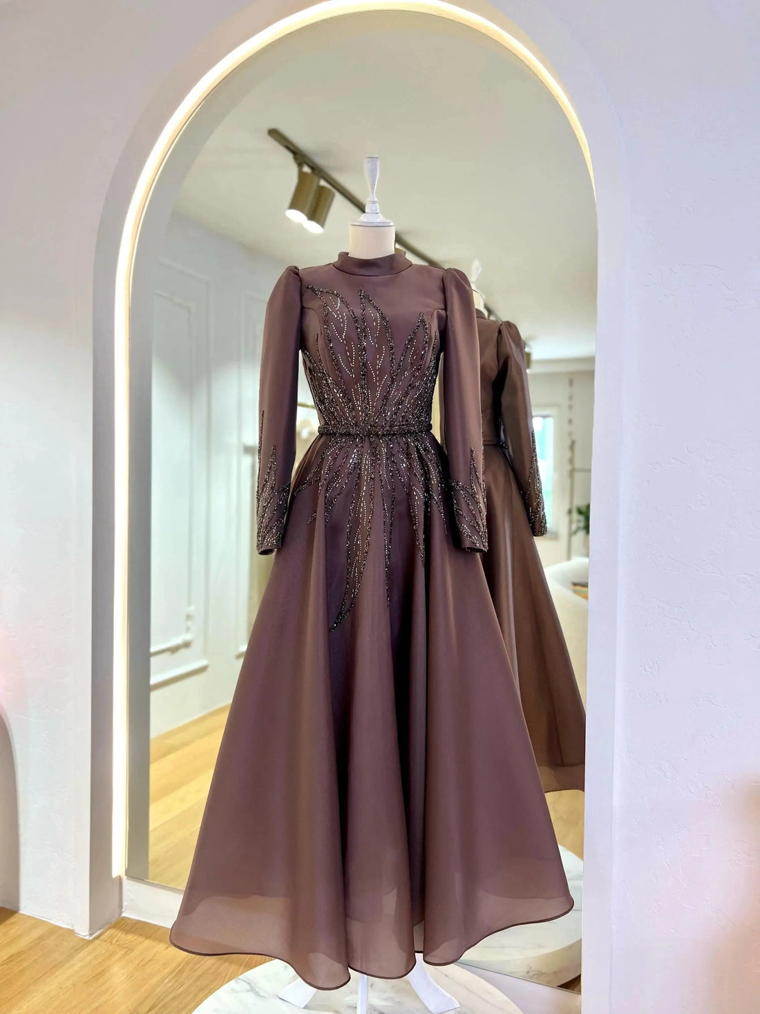 A-Line Champagne Muslim Prom Dresses Elegant Organza Beading High Neck Dubai Formal Dress Tea Length Evening Gown