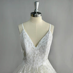 Sparkly Spaghetti Straps Princess Wedding Dress V Neck Shiny Lace Sleeveless Gorgeous Bride Gown