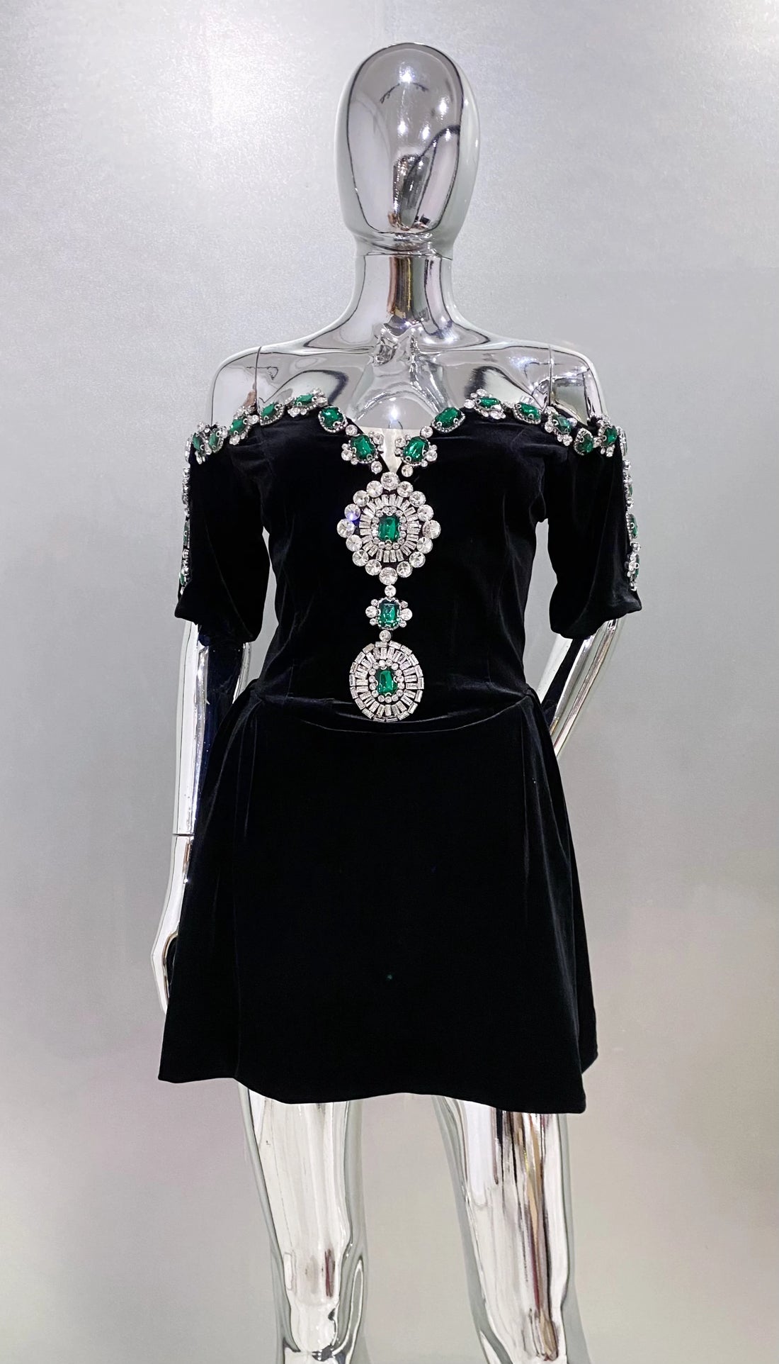 New Spring Women Sexy Strapless Half Sleeve Shinning Rhinestones Bodycon Mini Velvet Dress Celebrate Birthday Cocktail Dress