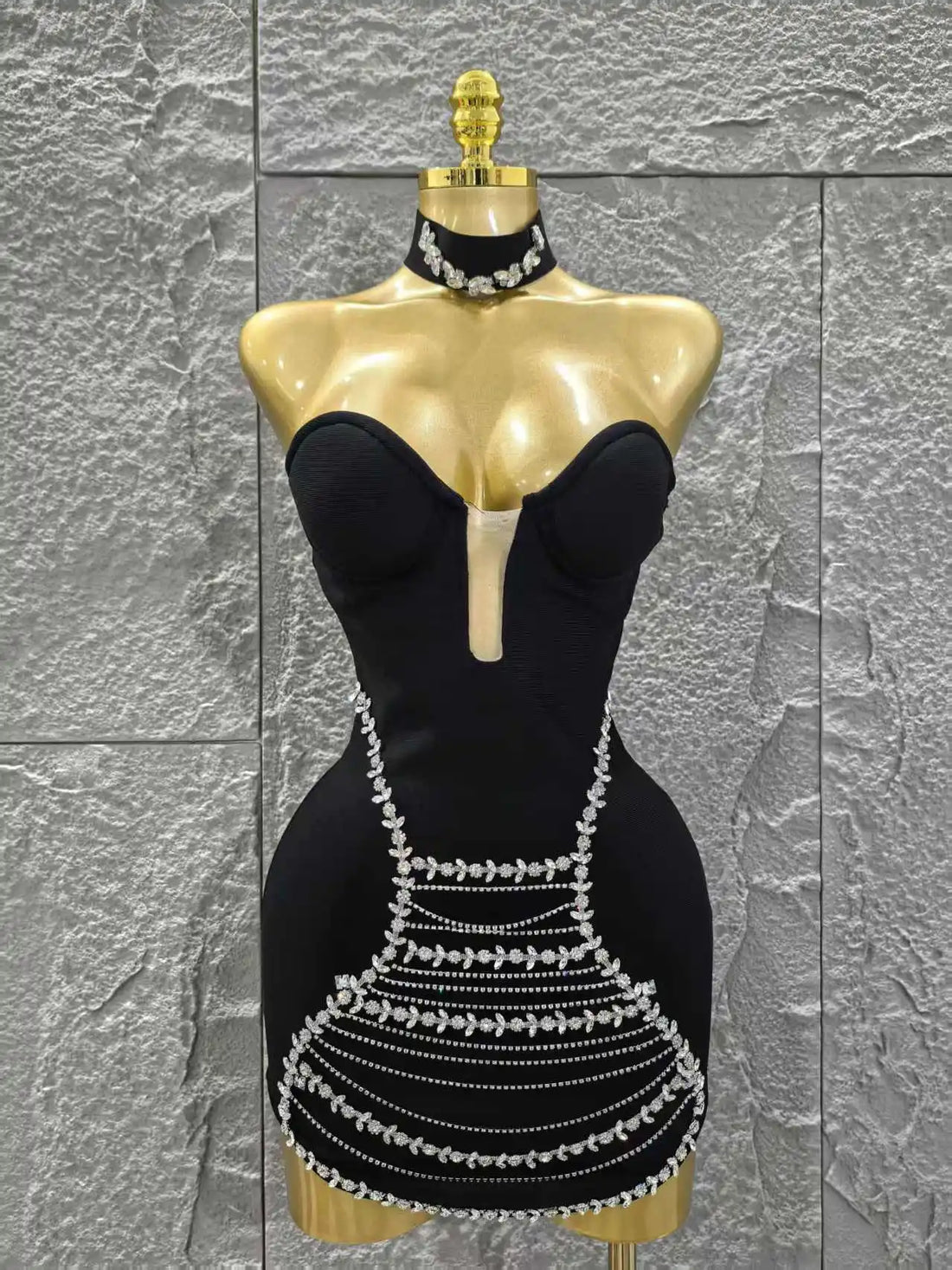 Black Color Women Sexy Strapless Shinning Crystal Bodycon Mini Bandage Dress Necklace Fashion Celebrate Nightclub Party Wear