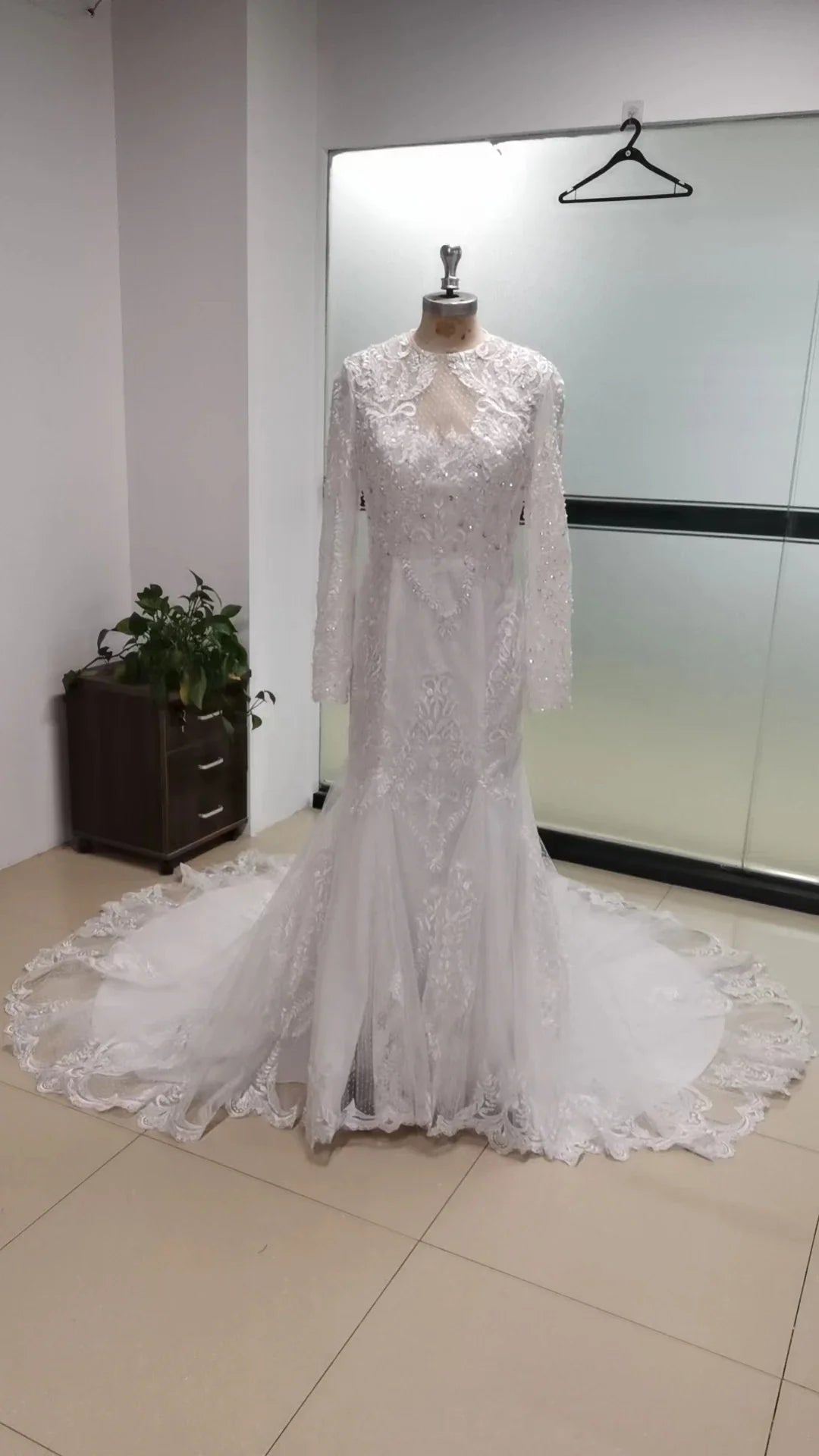 Charmig spets sjöjungfru bröllopsklänning för kvinnor tyll illusion hög hals långärmad brud med bakknapp vestido de novia