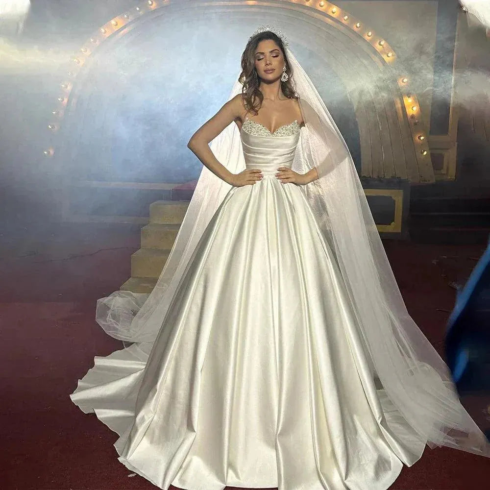 Vintage Crystal Beaded Sweetheart Satin Ball Grown Wedding Dresses Boho Beach Bridal Grown Custom Made champagne Satin