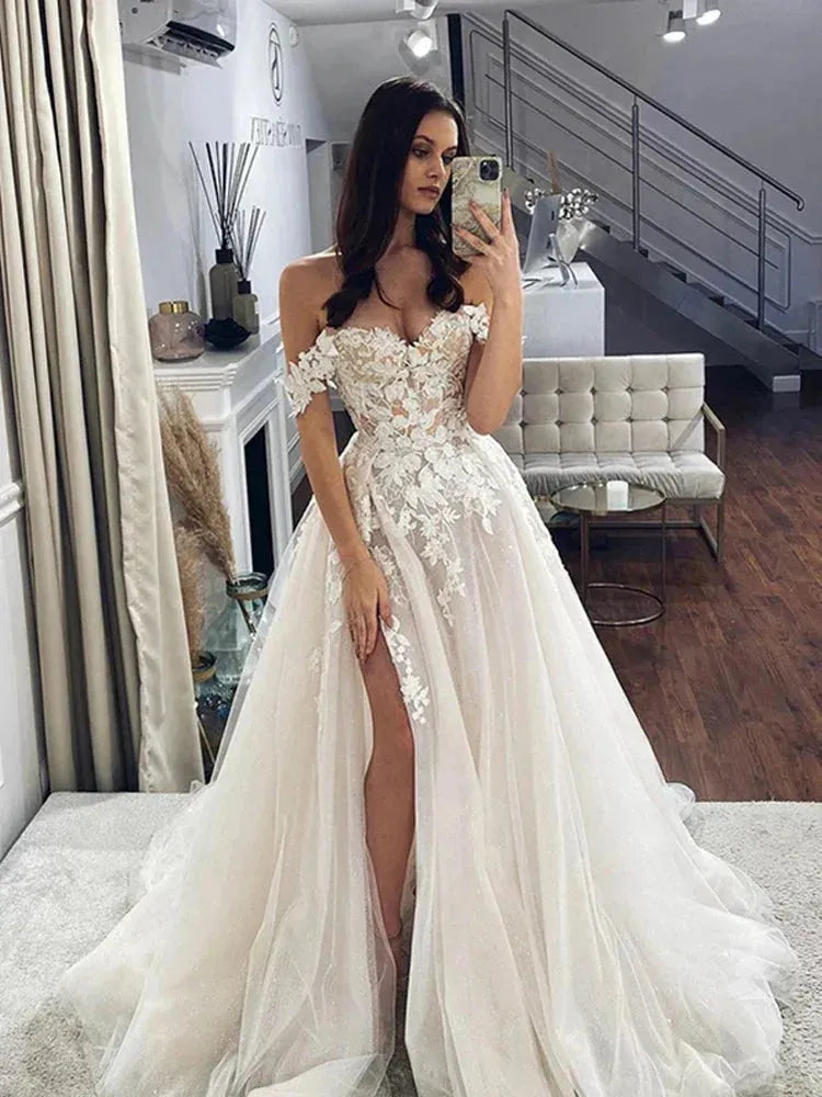 Vestidos de novia de encaje con hombros descubiertos, escote