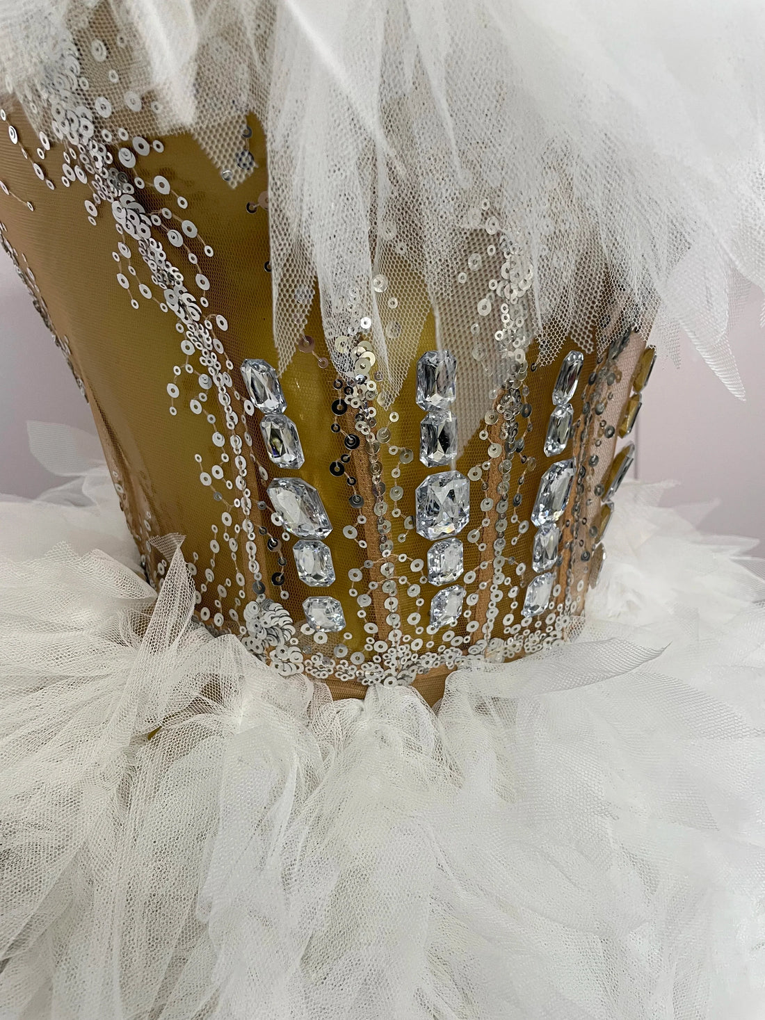 Women Sexy Backless Strap Mesh Fluffy Skirt 2 Pieces Diamond Sequins Stage Performance Costume Birthday Party Shooting Dress