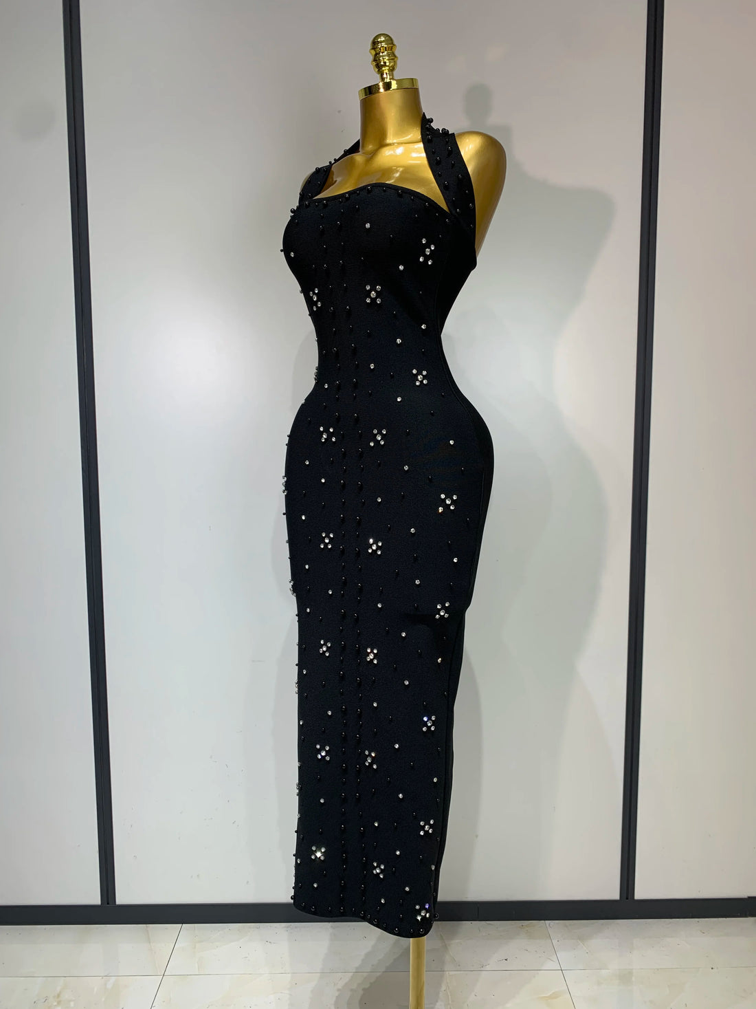 Elegant Sparkly Rhinestone Pearl Halter Backless Bodycon Bandage Long Dress 2025 Women Luxury Birthday Evening Party Gowns