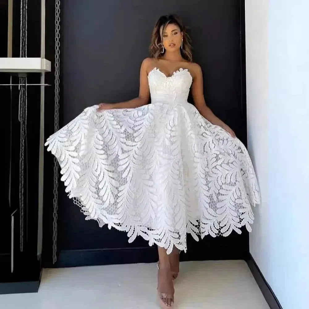 Strapless Lace Prom Dresses A Line Simple Sleeveless Sweetheart Tea-length Prom Dress For Birthday Party Gala Customized Beige