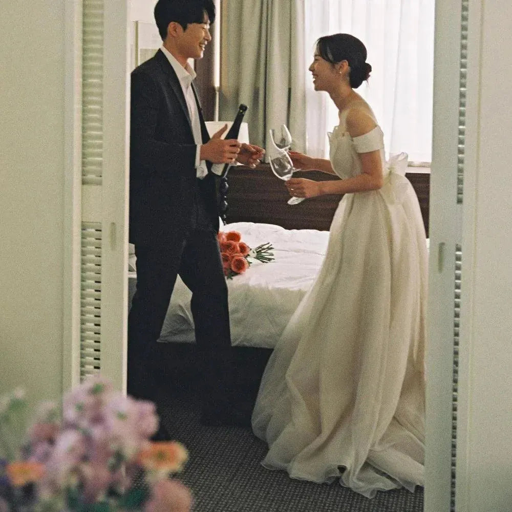 Sheer O-Neck Wedding Dresses Gown Organza Open Back Off White A-Line Korea Brides Vestido De Noiva Women Bridal Dresses As Picture