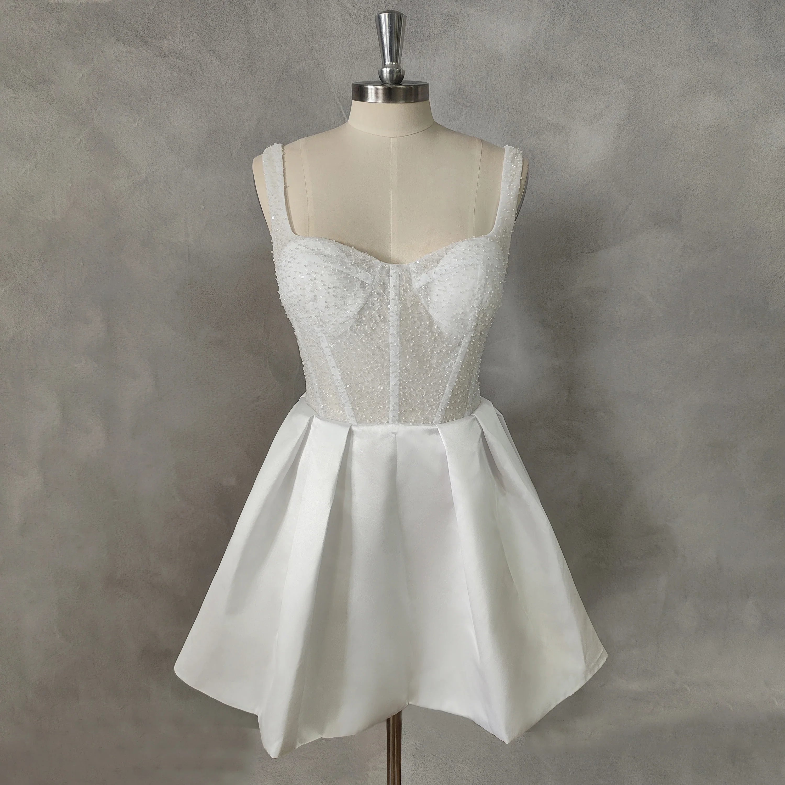 Sleeveless V-Neck Mini Crepe A-Line Wedding Abito per donne Short Short Show Bindle Abito da sposa su misura.