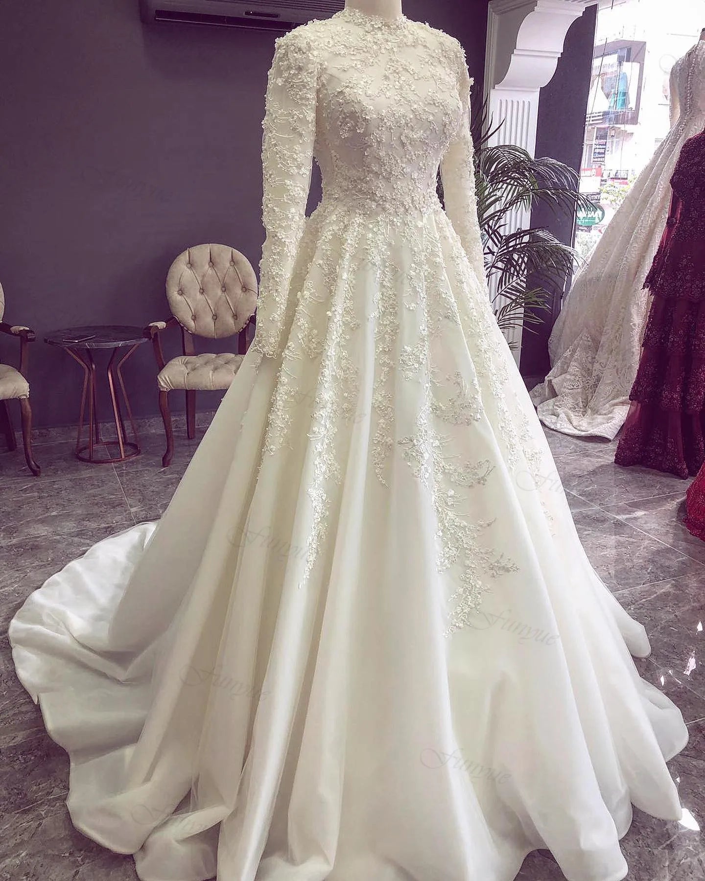 Exquisite Muslim Ball Gown Wedding Dresses Flowers Lace Dubai Arabic Long Sleeves Bridal Dress Robe De Mariée