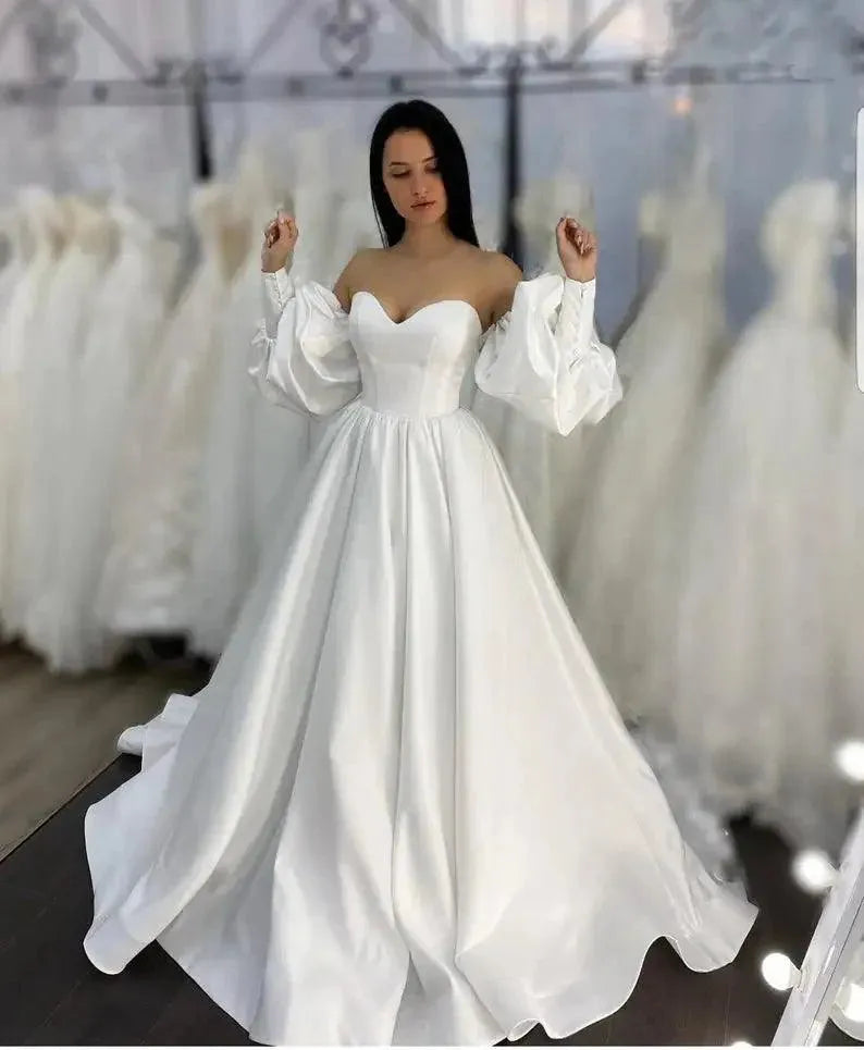 Plus Size Wedding Dresses Sweetheart A Line Simple Wedding Gown Satin White Ivory Long Detachable Puffy Sleeves Bride Dress champagne Satin