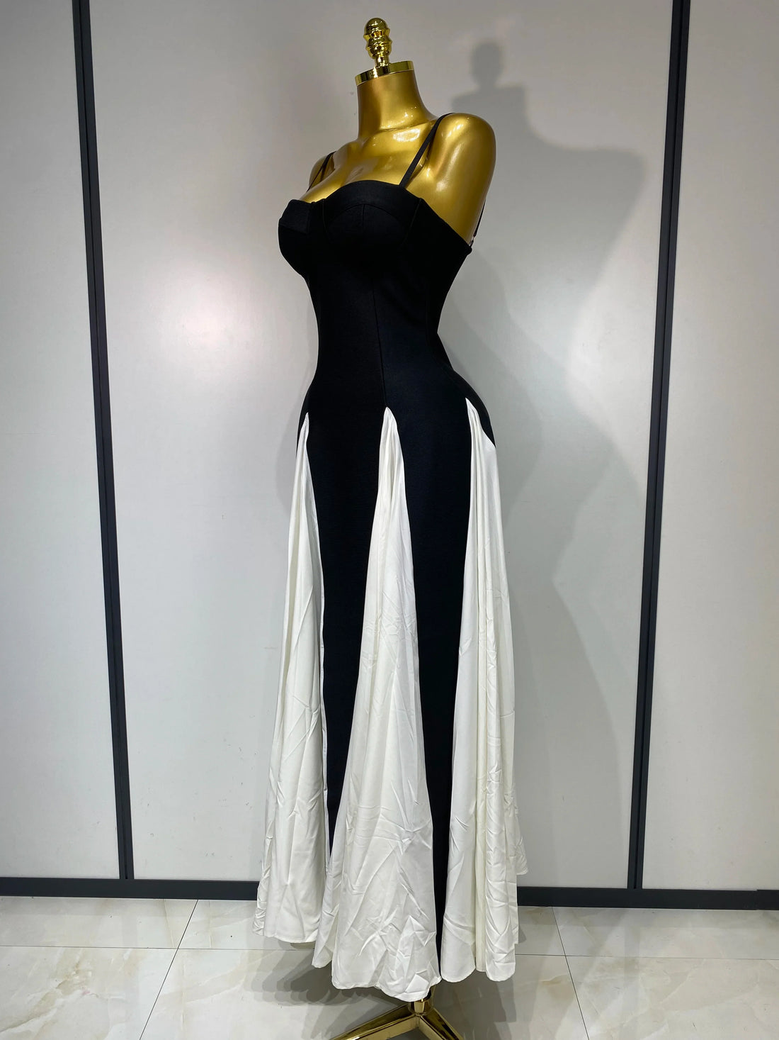 2025 New Women Contrast Color Camisole Long Dress Elegant Sleeveless Backless High Waist Bandage Dress High Street Banquet Gown