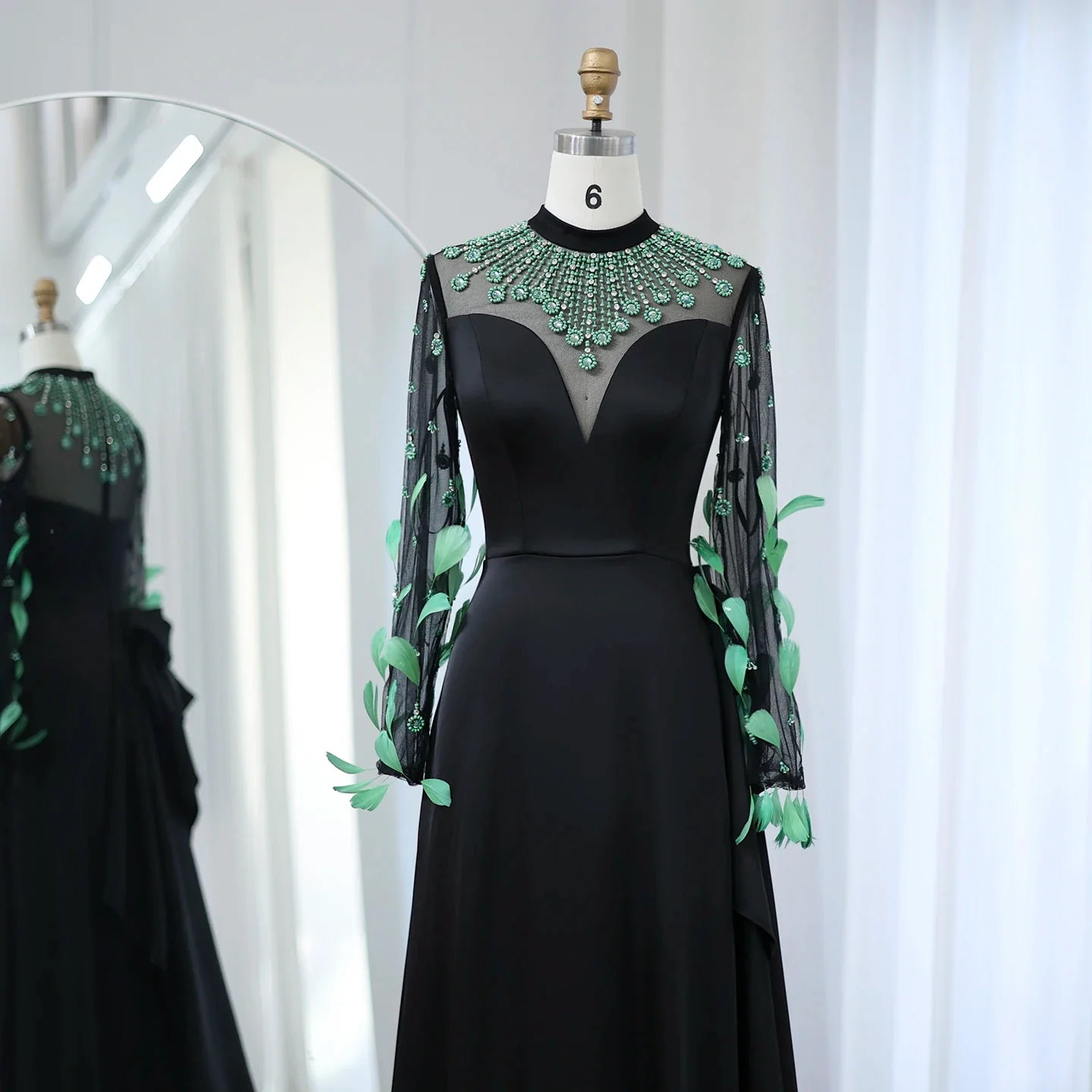 Luxury Dubai Emerald Green Feathers Black Evening Dress Long Sleeves Saudi Arabia Women Formal Party Gowns