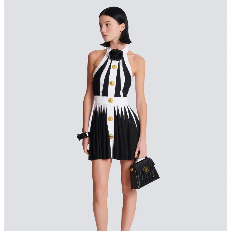 2022 New Gloden Buttons Flower Halter Sleeveless White Patchwork Black Mini Evening Dress Graceful Woman Evening Party Outfit