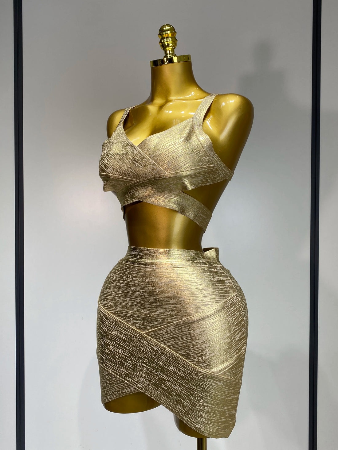 2025 New Summer Sexy V Neck Gold Bandage Two Pieces Set Women Charming Celebrity Bodycon Skirt Suits Club Birthday Vestido