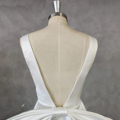 Semplice abito da sposa in raso a V Deep Deep-Neck Mini per donne A-Line Big Bow Short Short Stora da sposa del ginocchio