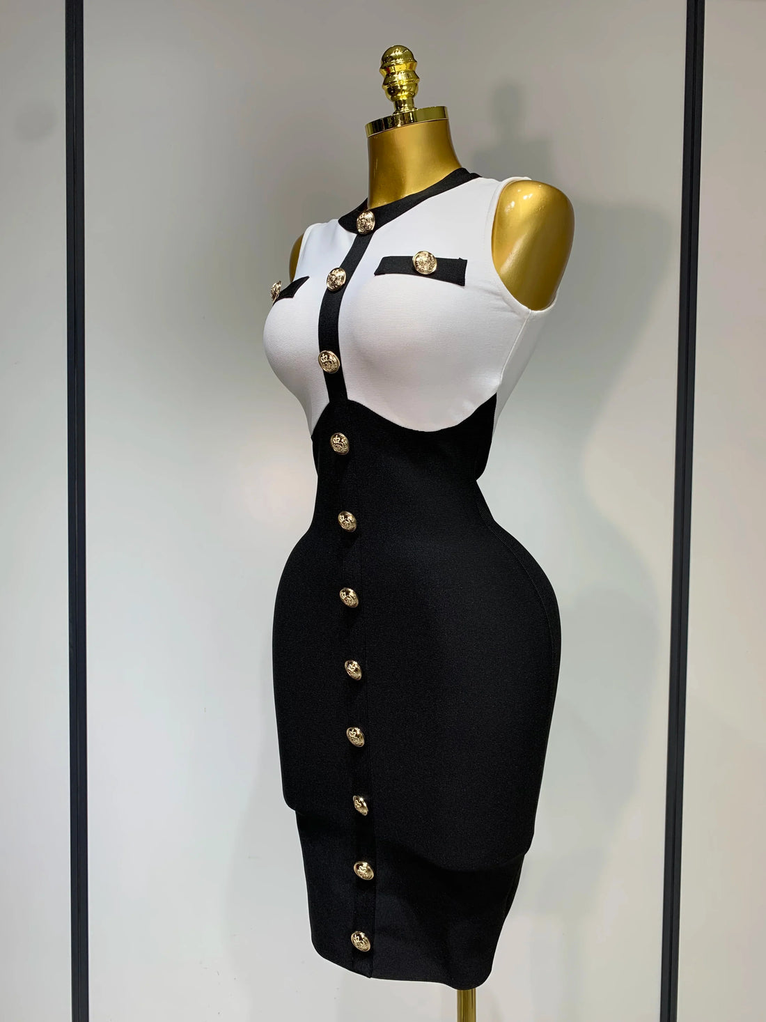 New Arrivals Fashionable Women Bandage Golden Buttons White Black Patchwork Sleeveless Bodycon Elegant Party Dresses