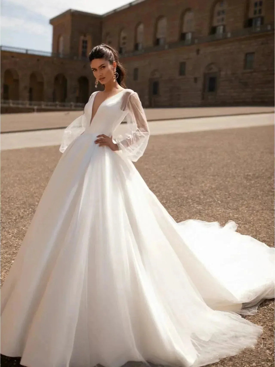 Classic Gorgeous Wedding Dresses V-Neck Backless Sexy Bridal Gowns Puff Sleeves Satin Robes Vestidos De Novia Appliques 14W
