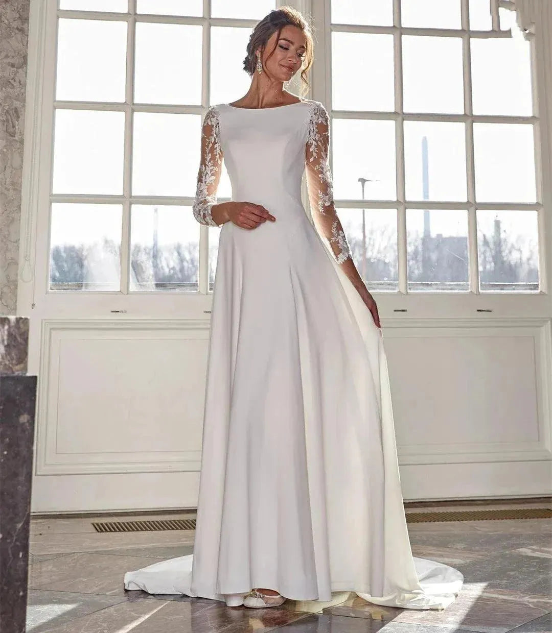 Simple Long Sleeve Wedding Dress Floor Length A-Line Robe De Mariee Customzie For Women Bridal Gowns Charming Lace Appliqes Champagne Satin