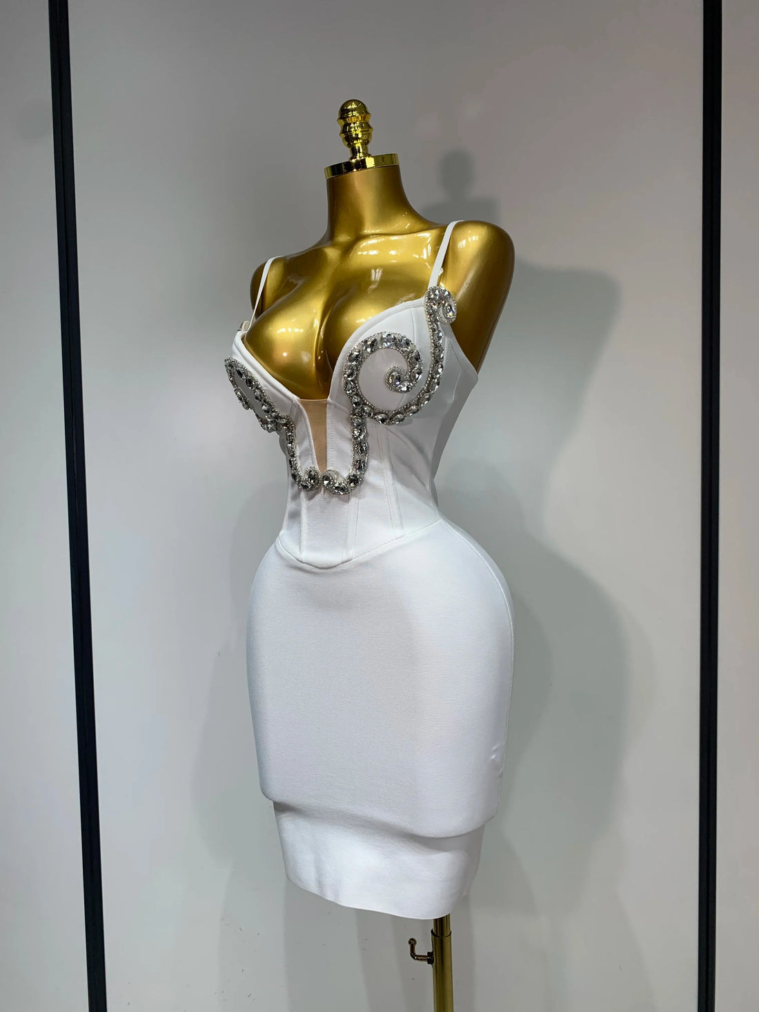 Women Sexy Spaghetti Strap V Neck Crystal Sleeveless Bandage Dress White Elegant Evening Party Cocktail  Luxury Birthday Gowns