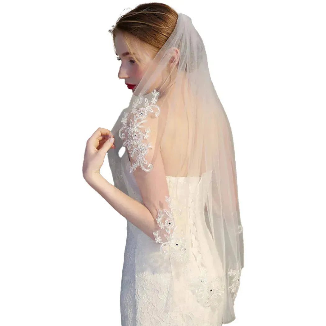 Crystal Bride Wedding Lace Appliqued Bridal Veils 1 Tier Short Hip Length Veil Soft Tulle Hair Accessories for Women