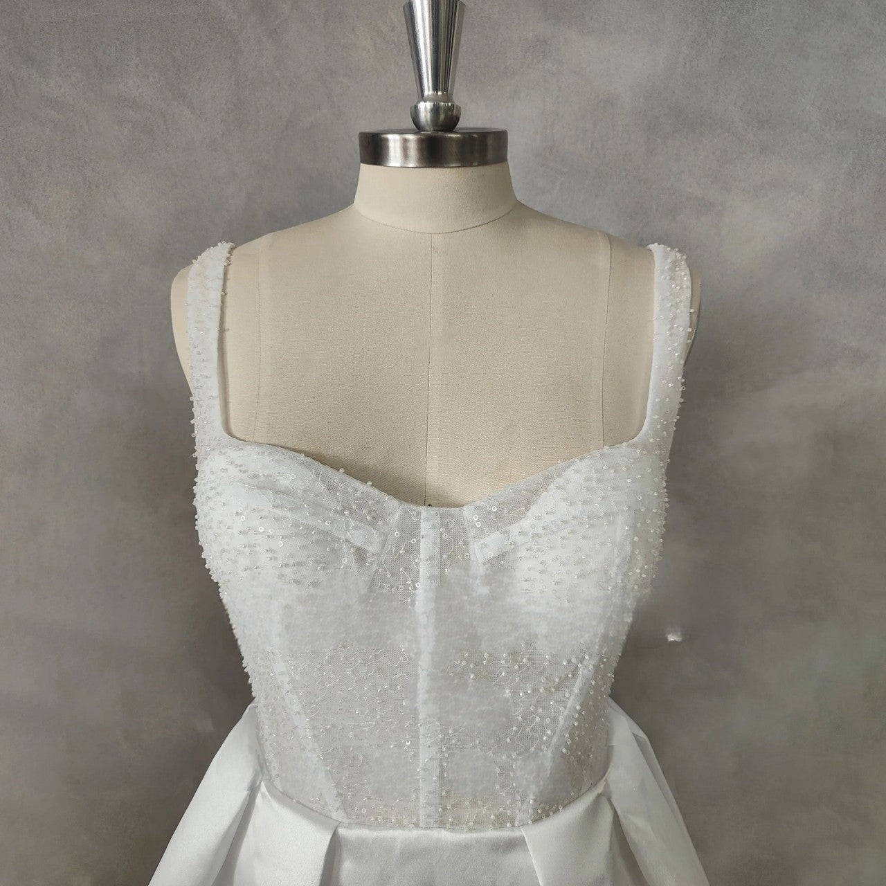 Sleeveless V-Neck Mini Crepe A-Line Wedding Abito per donne Short Short Show Bindle Abito da sposa su misura.